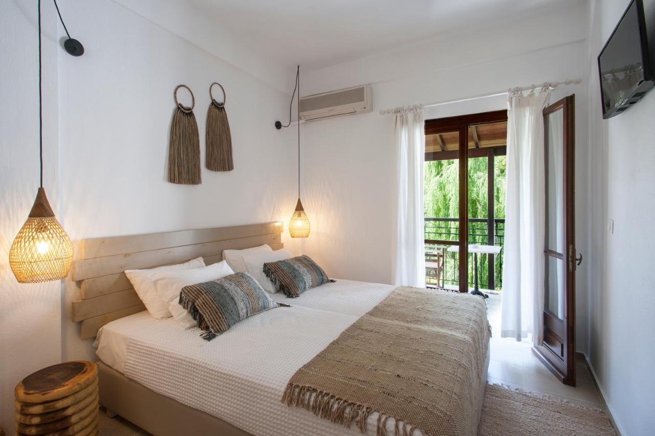 Paris Studios & Apartment 아기아 파라스케비 외부 사진