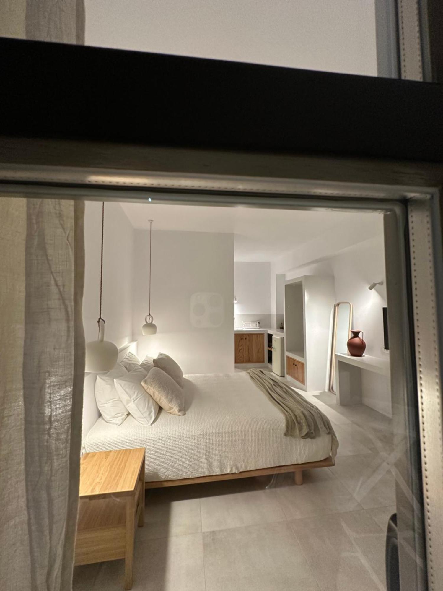 Paris Studios & Apartment 아기아 파라스케비 외부 사진