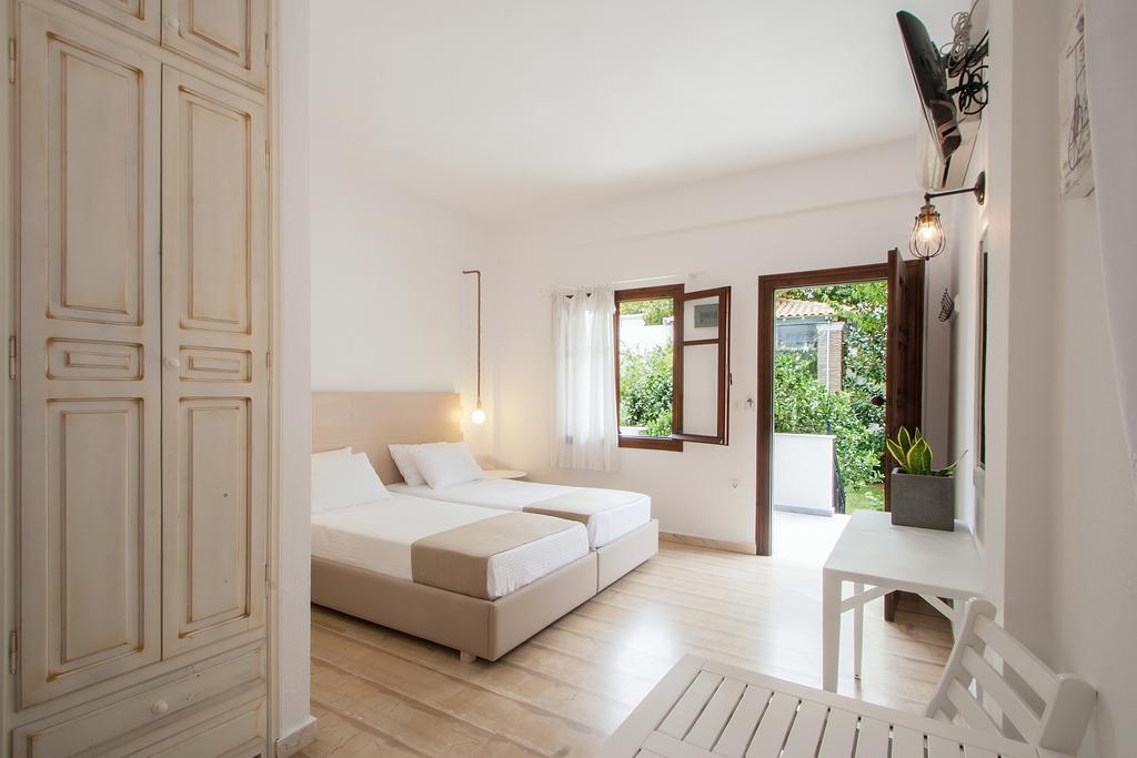 Paris Studios & Apartment 아기아 파라스케비 외부 사진
