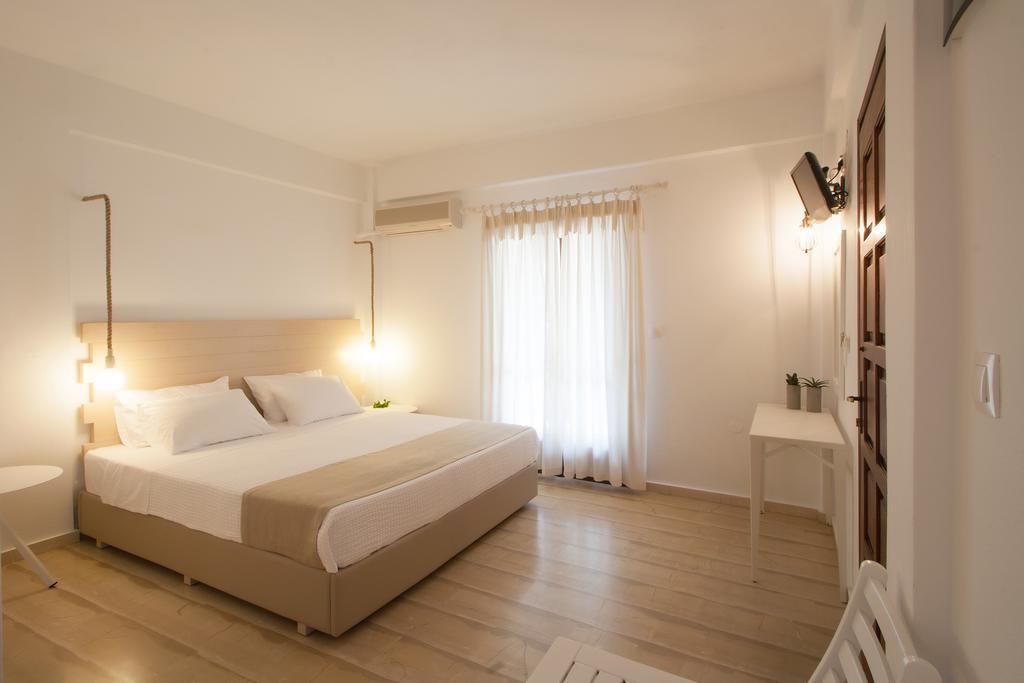 Paris Studios & Apartment 아기아 파라스케비 외부 사진